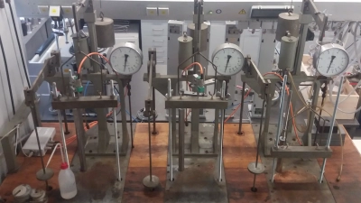 classical Triaxial apparatus with three cells