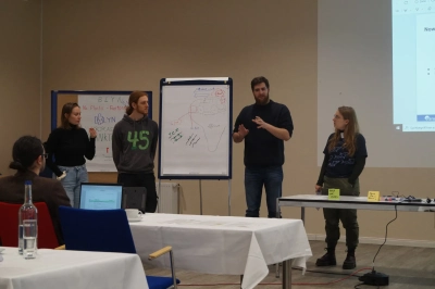 f.l.t.r. Nadezhda Lagnunova, Yannik Zander, Alexander Knorrn and Anna Baltz during their short presentation