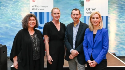 State Councillor for the Environment, Climate, and Science Irene Strebl, Prof. Dr. Julia C. Arlinghaus, Prof. Dr. Jutta Günther (from left).at the reception of the scientific commission at MARUM. Photo: Christina Kuhaupt/ University of Bremen